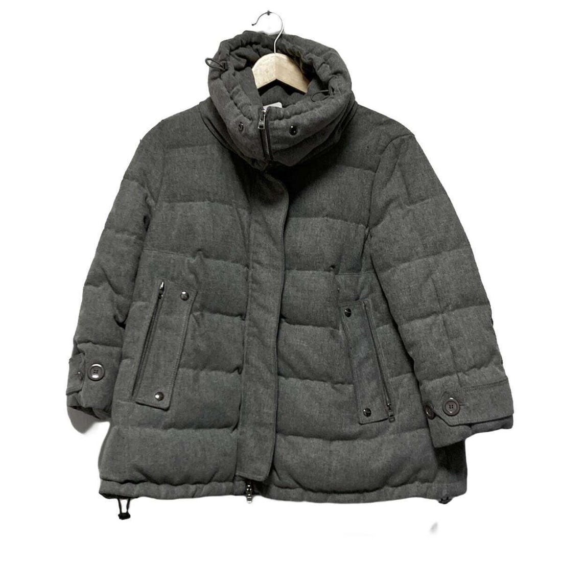 Auth HERNO - Gray Down Jacket: Auth HERNO - Gray Down Jacket Condition: Pre-owned Brand: HERNO Style: Down Jacket Color: Gray Outer Shell Material: Please see the photo of the quality tag ConditionRank: 7 Department: W