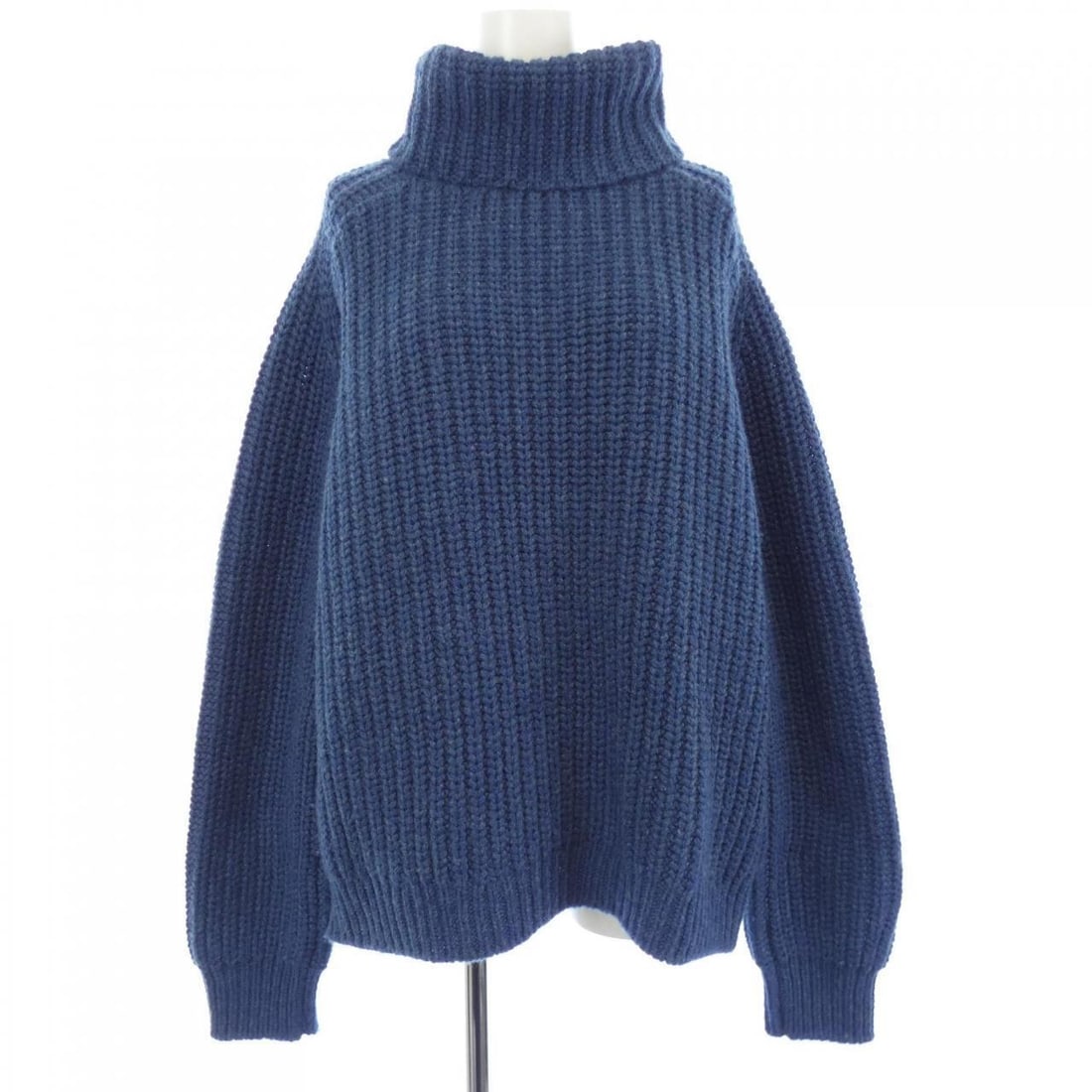 Authentic Loro Piana Knitwear #241-003-613-2756: Authentic Loro Piana Knitwear #241-003-613-2756 Condition: Pre-owned Brand: Loro Piana Style: KNIT WEAR Color: Blue Material: See Image Gender: Ladies Size: 44 Size Type: Regular