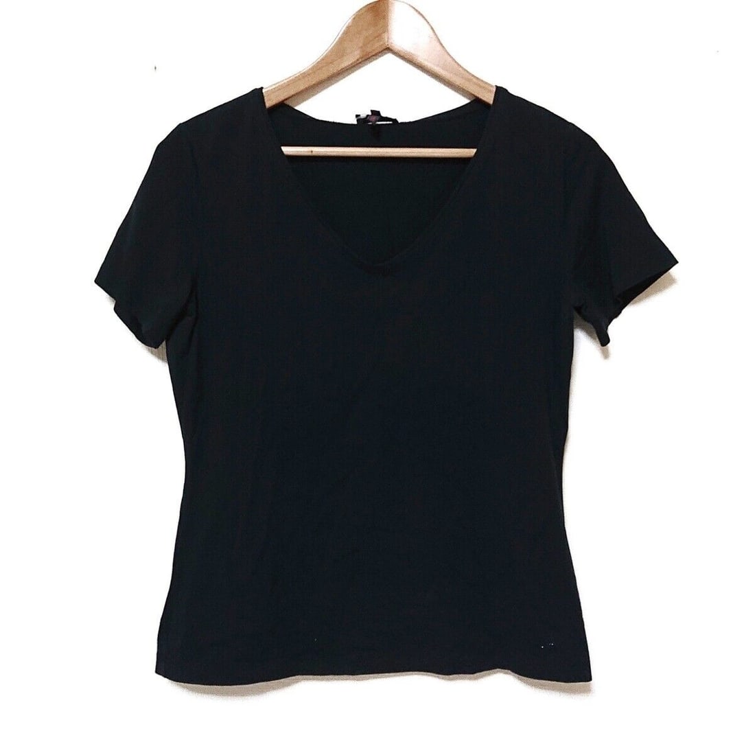 Auth ESCADA - Black T-Shirt: Auth ESCADA - Black T-Shirt Condition: Pre-owned Brand: ESCADA Style: T-Shirt Color: Black Material: Please see the photo of the quality tag ConditionRank: 6 Type: T-Shirt Size: