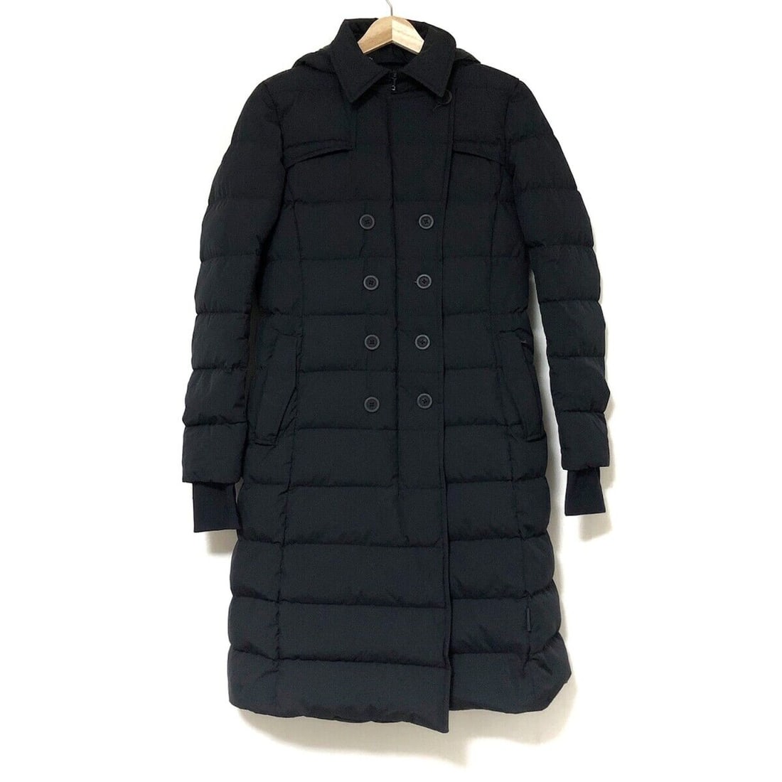 Auth HERNO - Black Down Coat: Auth HERNO - Black Down Coat Condition: Pre-owned Brand: HERNO Style: Down Coat Color: Black Outer Shell Material: Please see the photo of the quality tag ConditionRank: 6 Department: Wom