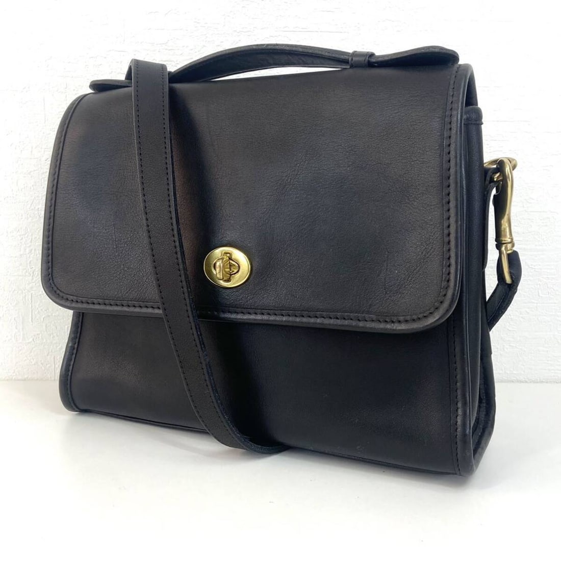 COACH #16Old Shoulder Bag Crossbody: COACH #16Old Shoulder Bag Crossbody Black a303 Condition: Pre-owned Brand: COACH Country: Japan SN: MOR_TR_0913 Size: NA Size Type: Normal Style: NA Type: NA Exterior Ma