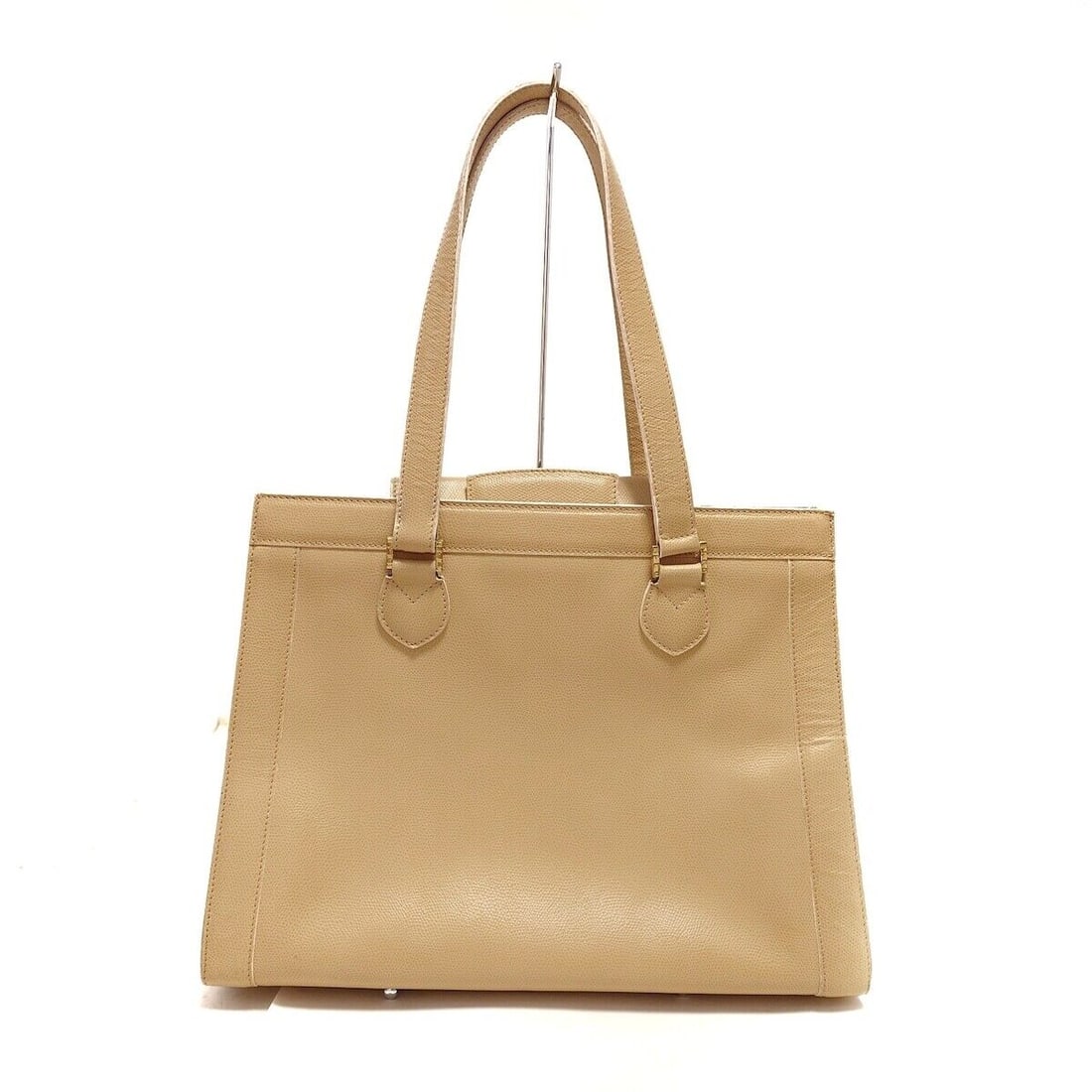 Auth ETRO - Beige Leather Shoulder: Auth ETRO - Beige Leather Shoulder Bag Condition: Pre-owned Brand: ETRO Style: Shoulder Bag Exterior Color: Beige Exterior Material: Leather ConditionRank: 6 Department: Women Ty