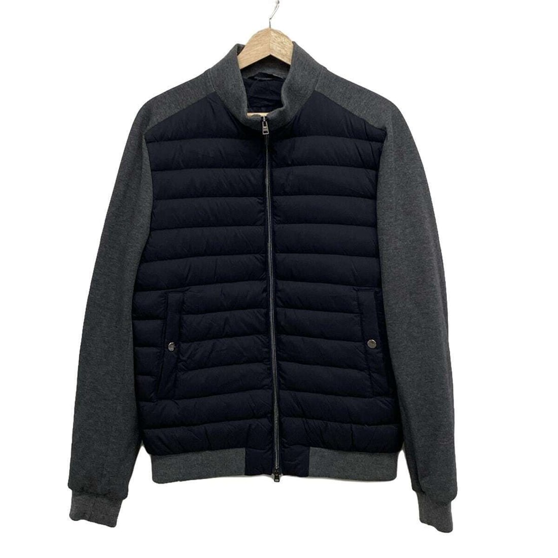 Auth HERNO - Navy Gray Down: Auth HERNO - Navy Gray Down Jacket Condition: Pre-owned Brand: HERNO Style: Down Jacket Color: Navy, Gray Outer Shell Material: Please see the photo of the quality tag ConditionRank: 6 De