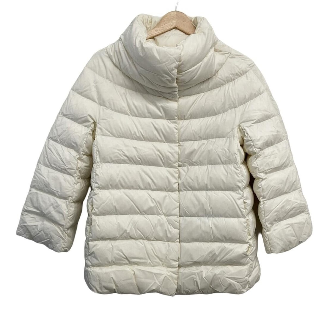 Auth HERNO - PI0506D-19288-1000 Cream Down: Auth HERNO - PI0506D-19288-1000 Cream Down Jacket Condition: Pre-owned Brand: HERNO Style: Down Jacket Color: Cream Outer Shell Material: Please see the photo of the quality tag Model Number: PI05