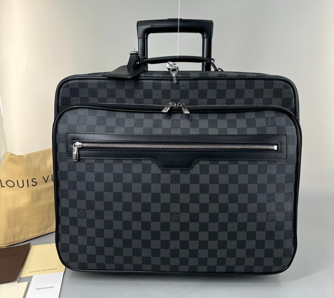 Louis Vuitton Damier Graphite Pilot Case: Louis Vuitton Damier Graphite Pilot Case Suitcase 241112N Condition: Pre-owned Brand: Louis Vuitton Style: Hand Bag Exterior Material: Leather Exterior Color: Unknown Department: Ladies T
