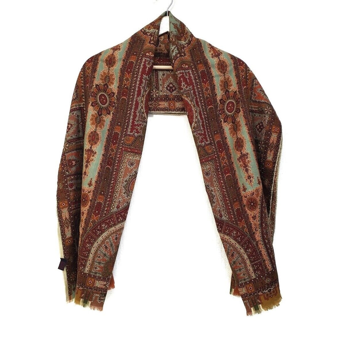 Auth ETRO - Brown Light Green: Auth ETRO - Brown Light Green Multi Wool Silk Scarf Condition: Pre-owned Brand: ETRO Style: Scarf Color: Brown, Light Green, Multi Material: Wool, Silk ConditionRank: 8 Type: Scarf <b