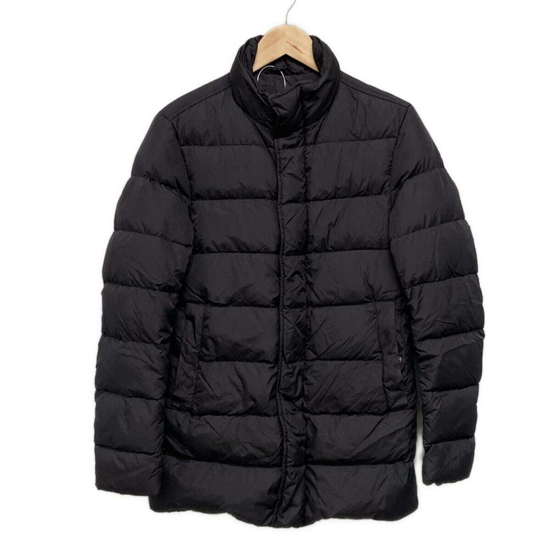Auth HERNO - Black Down Jacket: Auth HERNO - Black Down Jacket Condition: Pre-owned Brand: HERNO Style: Down Jacket Color: Black Outer Shell Material: Please see the photo of the quality tag ConditionRank: 7 Department: