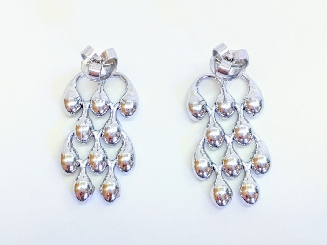 Chimento Italy 18k White Gold Stud: Chimento Italy 18k White Gold Stud Chandelier Earrings UUsed Condition: Pre-owned Important Notes: ??? Color [white gold] ??Size [Approx. 27.0mm x 14.9mm] (There may be some inconspicuous scuffs and .