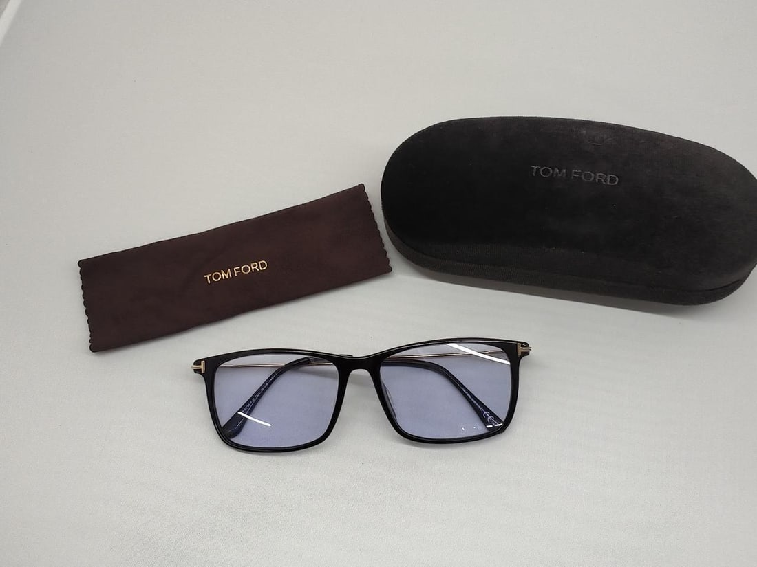 TOM FORD Model number: TF5758-F-B Sunglasses: TOM FORD Model number: TF5758-F-B Sunglasses Condition: Pre-owned Brand: TOM FORD Country: Japan SN: MOR_0820 UV Protection: NA Lens Material: NA Model: NA Theme: NA Sty