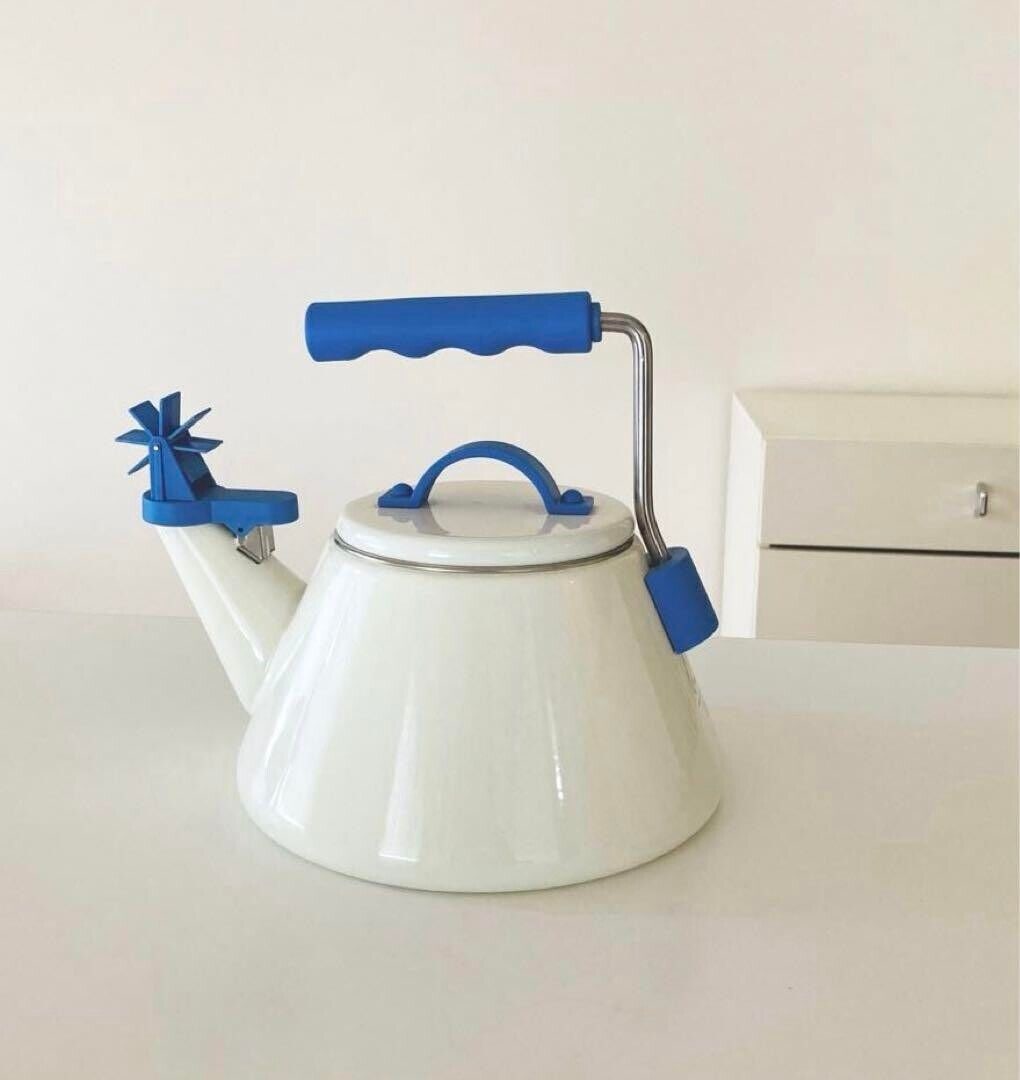 MICHAEL GRAVES Kettle Enamel 2 Liters: MICHAEL GRAVES Kettle Enamel 2 Liters White Blue Vintage Very Rare Condition: Used Important Notes: ?2 liters?Enameled enamel This is an unused item that has been stored for a long time. The original