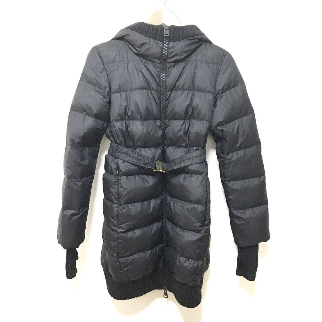 Auth HERNO - Black Down Coat: Auth HERNO - Black Down Coat Condition: Pre-owned Brand: HERNO Style: Down Coat Color: Black Outer Shell Material: Please see the photo of the quality tag ConditionRank: 7 Department: <br