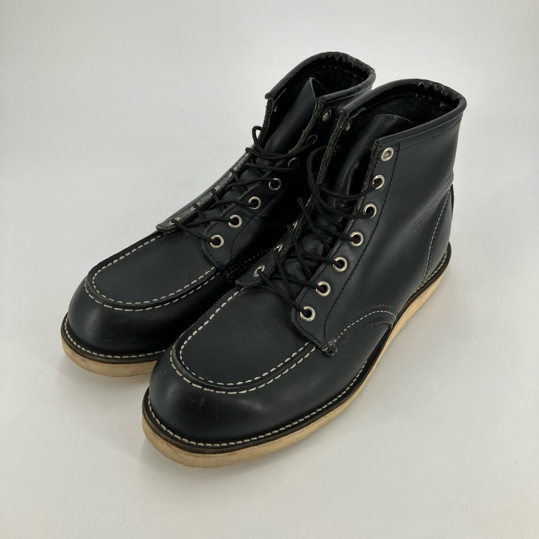 RED WING #4 IRISH SETTER MOC: RED WING #4 IRISH SETTER MOC TOE BOOTS Boots 8130 Black Aeon Condition: Pre-owned Brand: RED WING Country: Japan SN: MOR_TR_0913 Department: NA Type: Boot Character: Boots US Sho