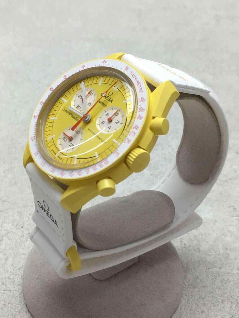 OMEGA quartz watch analog yellow white: OMEGA quartz watch analog yellow white Condition: Pre-owned Brand: OMEGA Country: Japan SN: MOR_0820 With Manual/Booklet: No Watch Shape: Round Department: Unisex Adult Customize