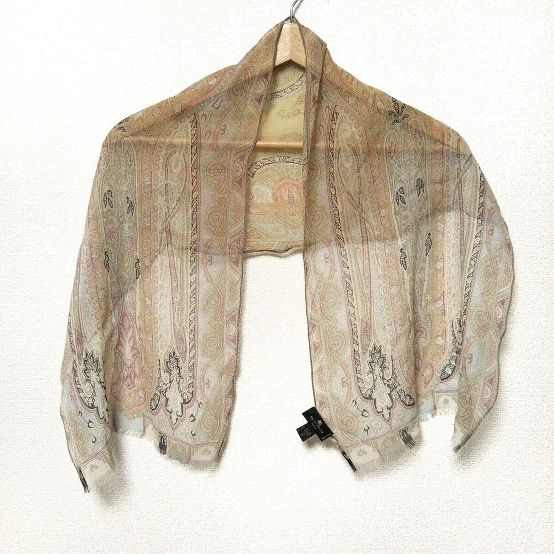 Auth ETRO Light Brown Orange Multi: Auth ETRO Light Brown Orange Multi Silk Scarf Condition: Pre-owned Brand: ETRO Style: Scarf Color: Light Brown, Orange, Multi Material: Silk ConditionRank: 6 Type: Scarf <br