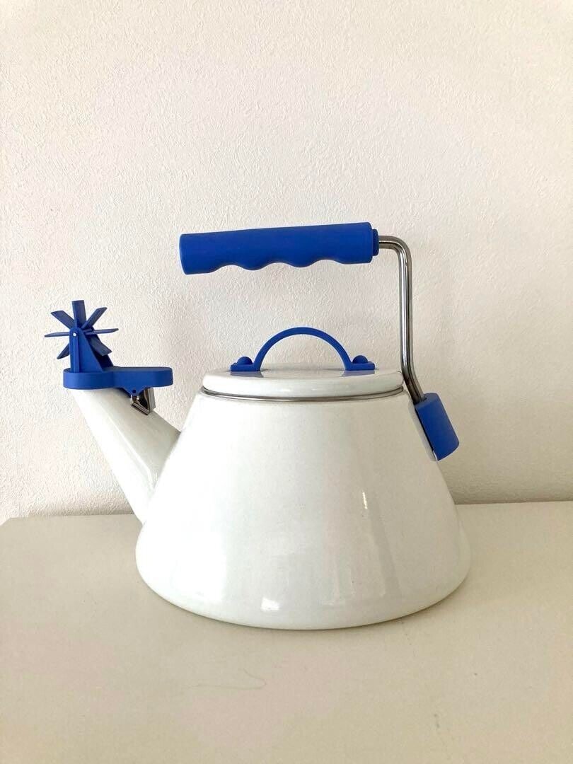 MICHAEL GRAVES Kettle Enamel 2 Liters: MICHAEL GRAVES Kettle Enamel 2 Liters White Blue Vintage Very Rare Condition: Used Important Notes: ?2 liters?Enameled enamel This is an unused item that has been stored for a long time. The original