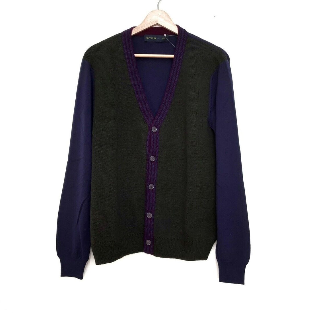 Auth ETRO Khaki Purple Wine Red: Auth ETRO Khaki Purple Wine Red Mens Cardigan Condition: Pre-owned Brand: ETRO Style: Cardigan Color: Khaki, Purple, Wine Red Material: Please see the photo of the quality tag ConditionRank: 7 <br