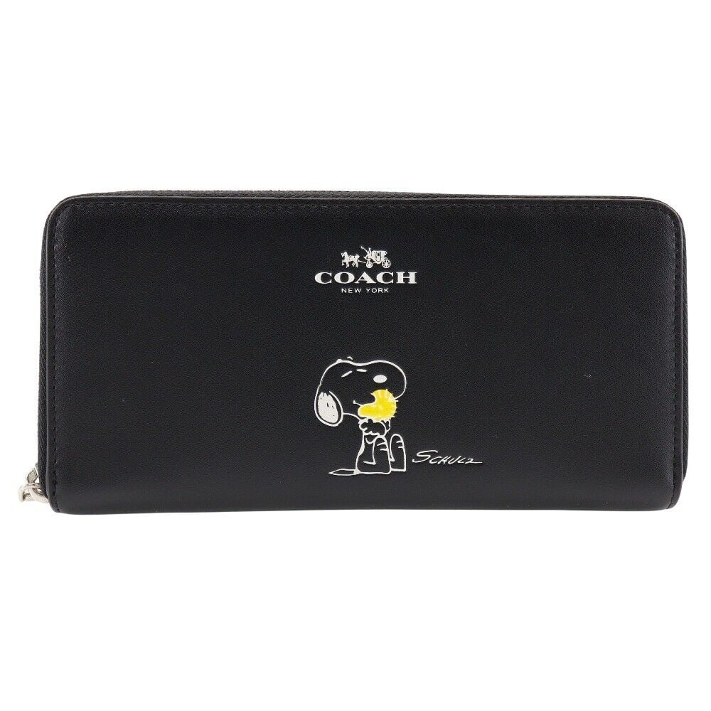 COACH Zip Around purse Snoopy leather: COACH Zip Around purse Snoopy leather Women Condition: Pre-owned Brand: COACH Style: purse Material: leather Color: Black Size: See Description Bag Height: 9.5cm Bag Length: 20cm