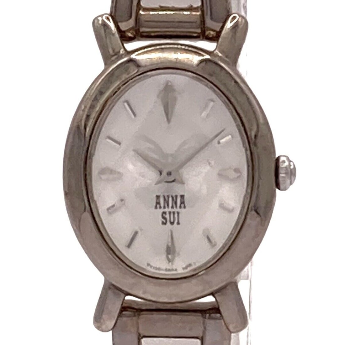 Auth ANNA SUI - Y150-0AD0 531923: Auth ANNA SUI - Y150-0AD0 531923 Silver Womens Wrist Watch Condition: Pre-owned Brand: ANNA SUI Style: Wrist Watch Color: Please see the photos Model Number: Y150-0AD0 Serial: 531923 Cond