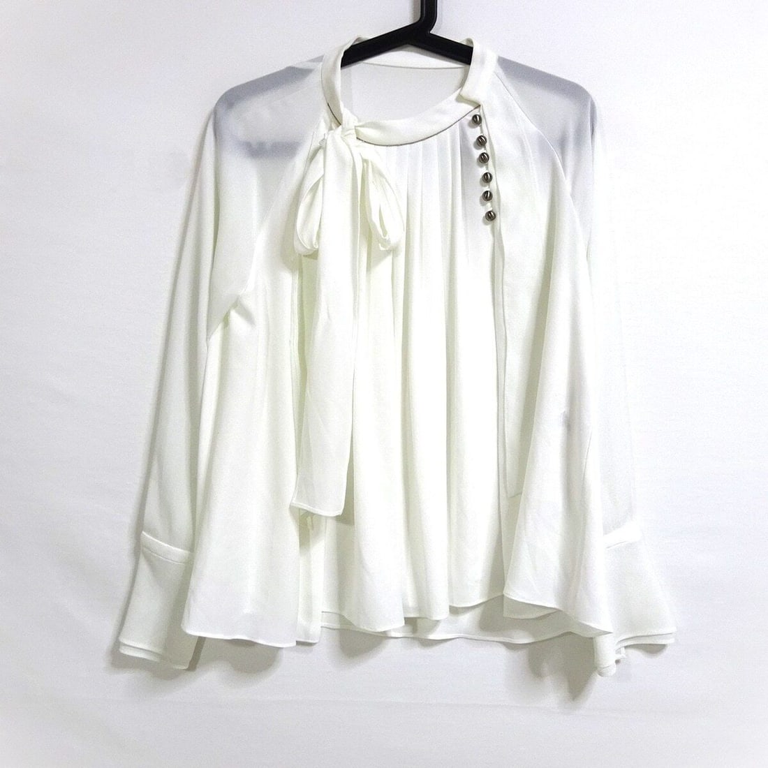 Auth MORABITO - White Womens Cutsew: Auth MORABITO - White Womens Cutsew Condition: Pre-owned Brand: MORABITO Style: Cutsew Color: White Material: Please see the photo of the quality tag ConditionRank: 6 Department: Womens <