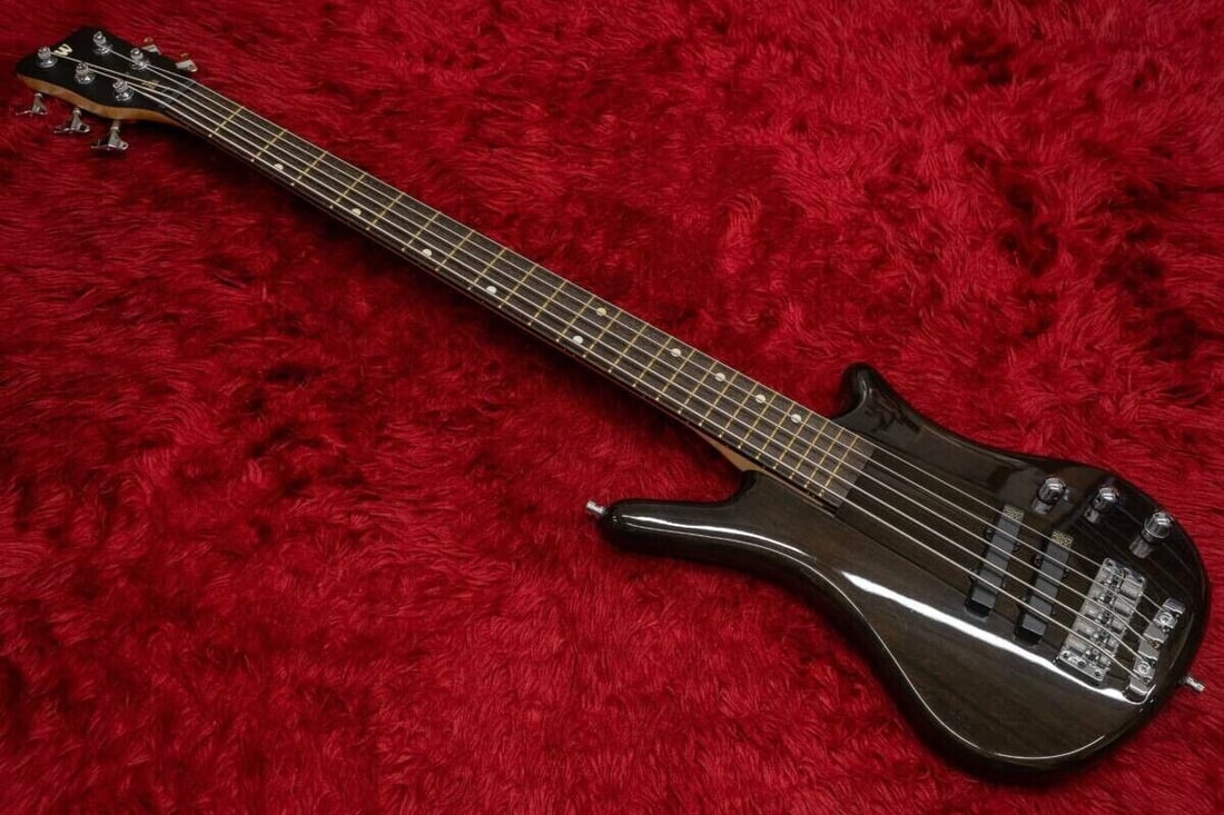 Warwick / Pro Series Thumb Bass: Warwick / Pro Series Thumb Bass BO 5st Nirvana Stain Bass Guiter Condition: Used Brand: Warwick Type: Electric Bass Guitar Model Year: 2011 String Configuration: 5 String Body Color: Black <br