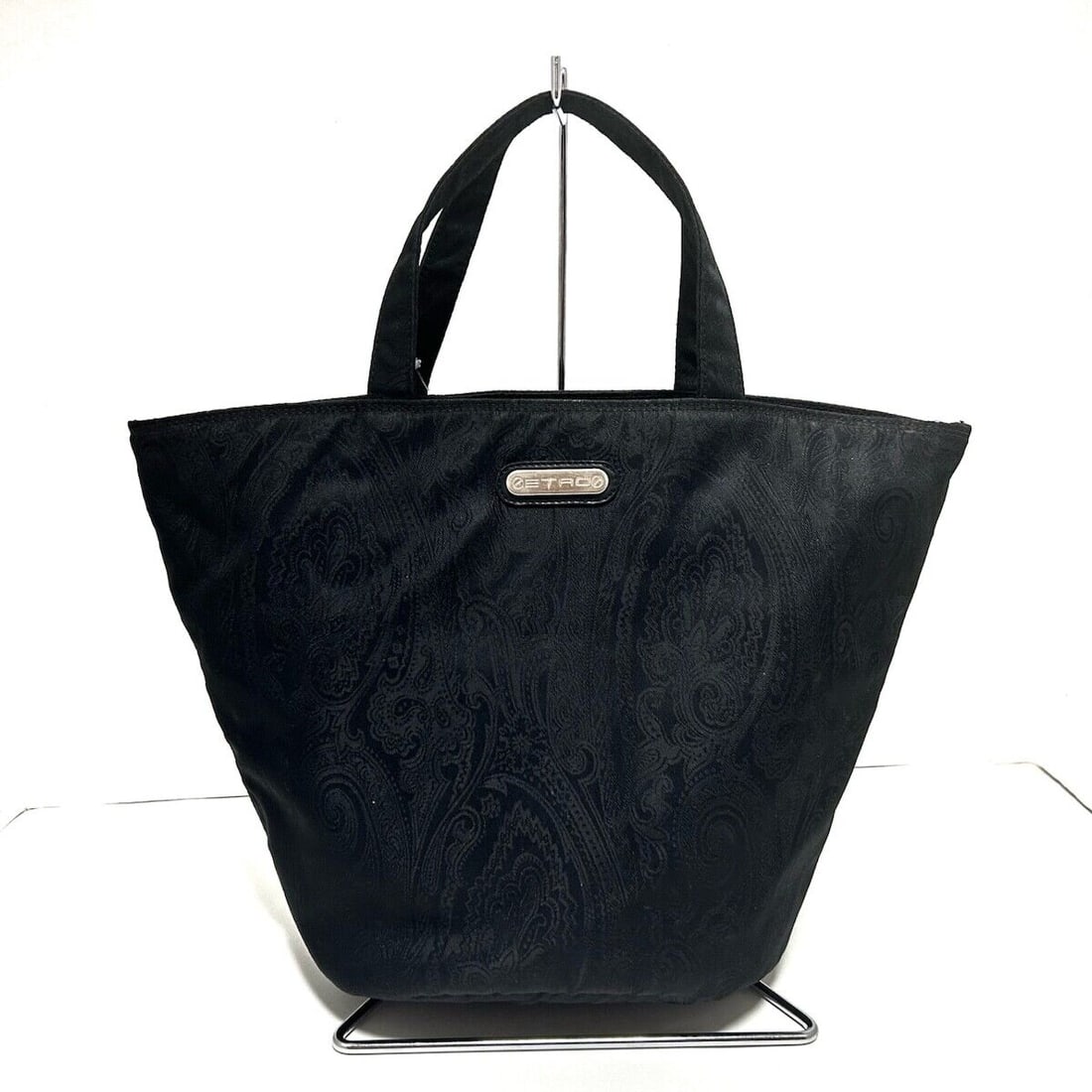 Auth ETRO - Black Nylon Jacquard: Auth ETRO - Black Nylon Jacquard Handbag Condition: Pre-owned Brand: ETRO Style: Handbag Exterior Color: Black Exterior Material: Nylon Jacquard ConditionRank: 6 Department: Women <br