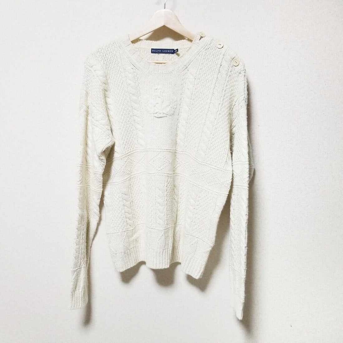 Auth Ralph Lauren - Cream Womens: Auth Ralph Lauren - Cream Womens Sweater Condition: Pre-owned Brand: Ralph Lauren Style: Sweater Color: Cream Material: Please see the photo of the quality tag ConditionRank: 7 Department
