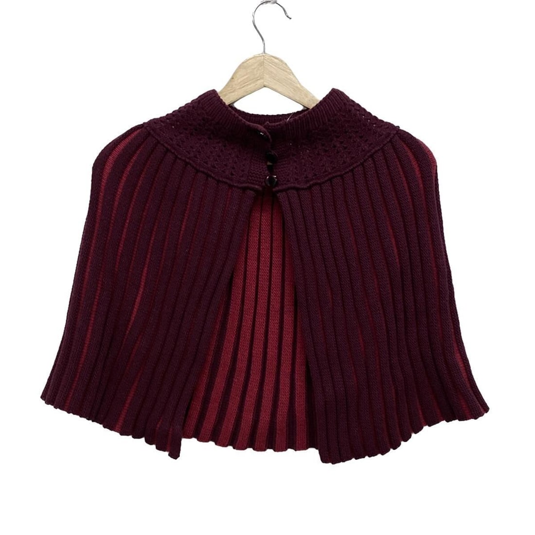 Auth ETRO Bordeaux Red Womens Poncho: Auth ETRO Bordeaux Red Womens Poncho Condition: Pre-owned Brand: ETRO Style: Poncho Color: Bordeaux, Red Outer Shell Material: Please see the photo of the quality tag ConditionRank: 8 Dep