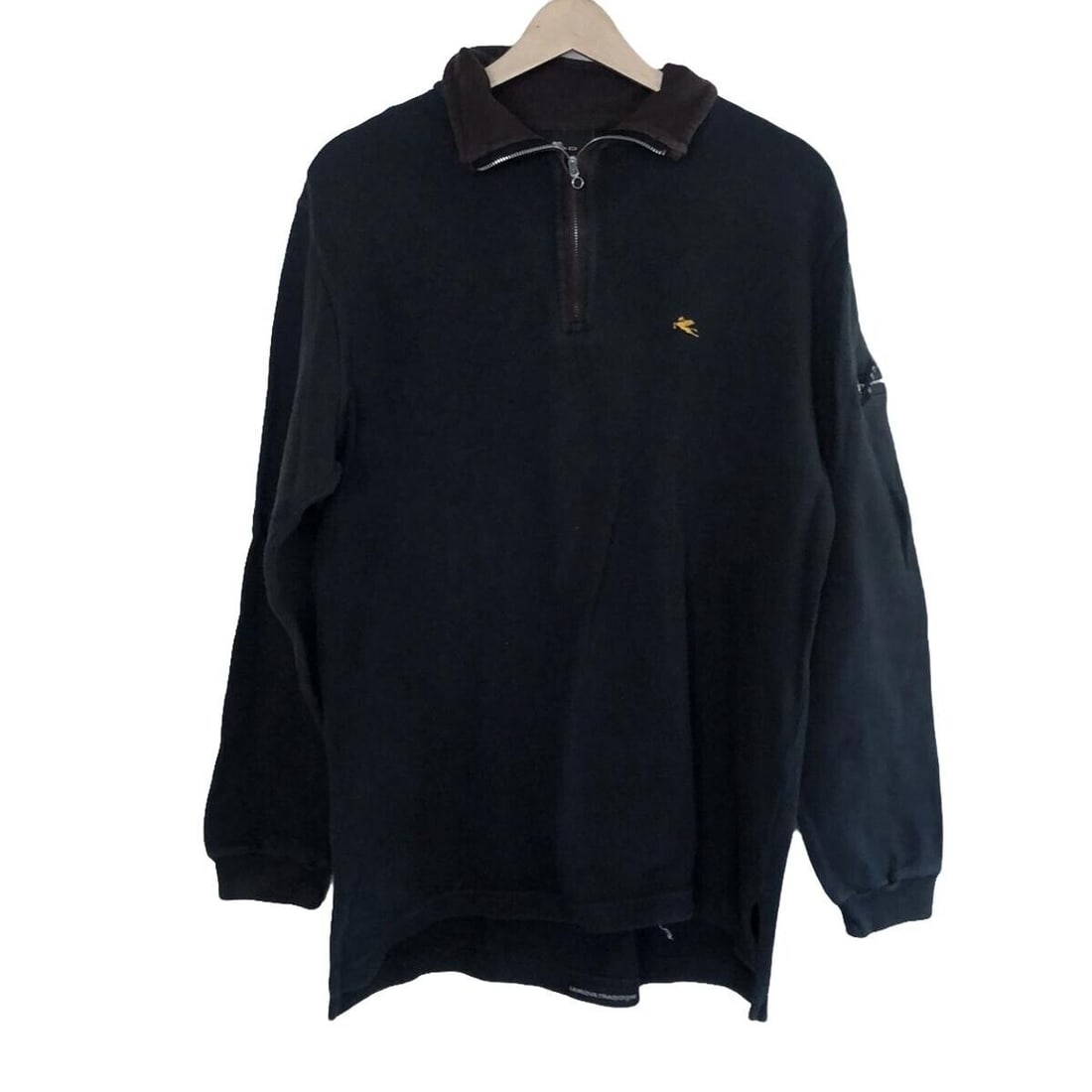 Auth ETRO - Dark Gray Dark: Auth ETRO - Dark Gray Dark Brown Mens Cutsew Condition: Pre-owned Brand: ETRO Style: Cutsew Color: Dark Gray, Dark Brown Material: Please see the photo of the quality tag ConditionRank: 6