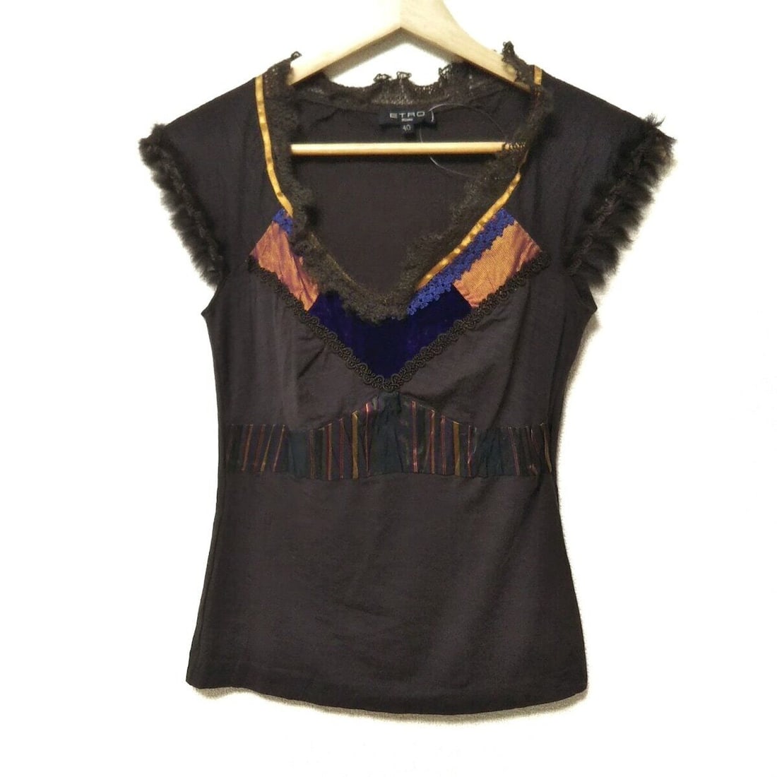 Auth ETRO - Dark Brown Multi: Auth ETRO - Dark Brown Multi Womens Cutsew Condition: Pre-owned Brand: ETRO Style: Cutsew Color: Dark Brown, Multi Material: Please see the photo of the quality tag ConditionRank: 7 Depar