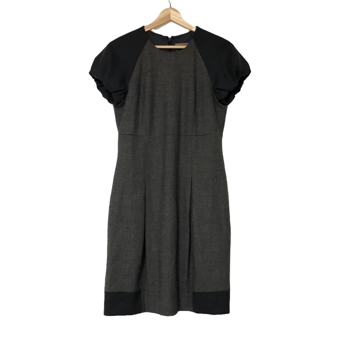 Auth ETRO - Gray Black Womens: Auth ETRO - Gray Black Womens Dress Condition: Pre-owned Brand: ETRO Style: Dress Color: Gray, Black Material: Please see the photo of the quality tag ConditionRank: 7 Department: Womens