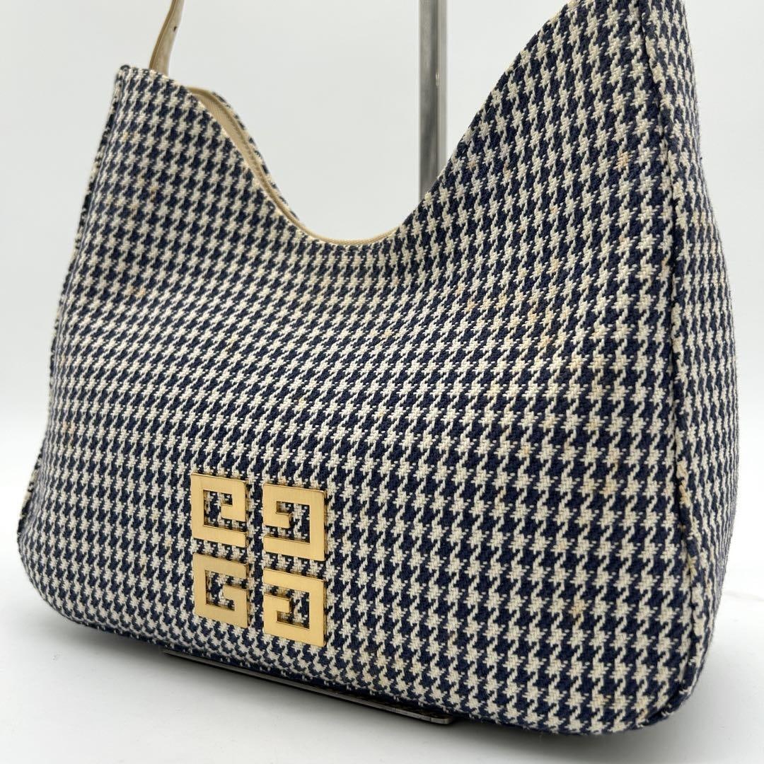 Givenchy 4G Shoulder Bag Gold Hardware: Givenchy 4G Shoulder Bag Gold Hardware Navy 250204H Condition: Pre-owned Brand: Givenchy Department: Ladies Exterior Color: Navy Style: Shoulder Bag Exterior Material: Leather