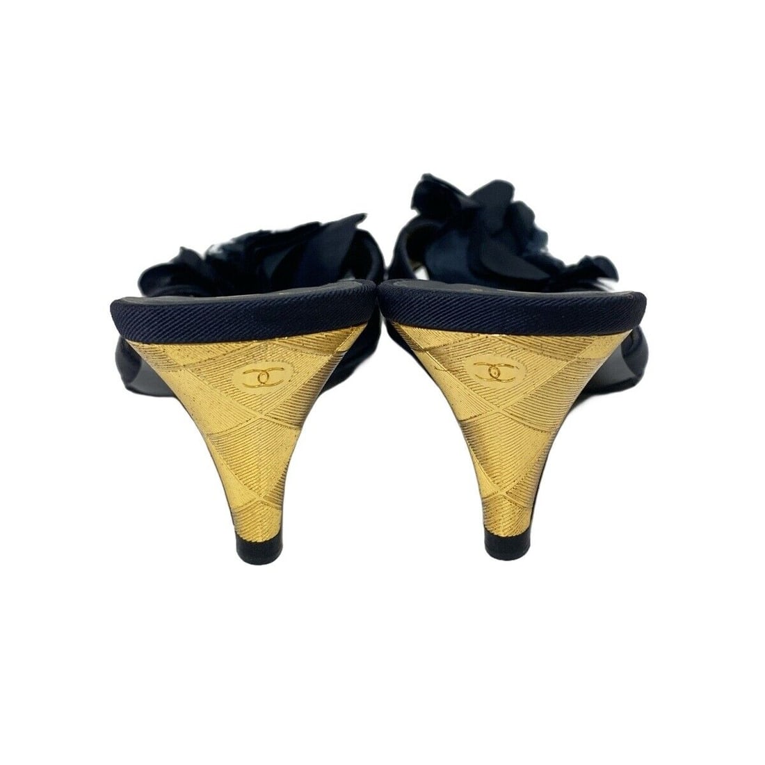 Auth CHANEL - G27737 Black Nylon: Auth CHANEL - G27737 Black Nylon Womens Sandals Condition: Pre-owned Brand: CHANEL Style: Sandals Color: Black Upper Material: Nylon Model Number: G27737 ConditionRank: 6- Depart