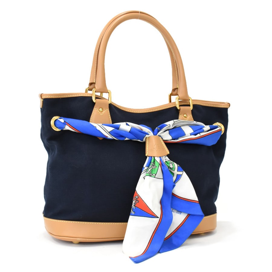 ETRO Tote Bag Canvas Navy Beige: ETRO Tote Bag Canvas Navy Beige Scarf Gold Bracket Condition: Pre-owned Brand: ETRO Country: Japan SN: MOR_0820 Department: NA Occasion: Travel Style: NA Material: NA Co
