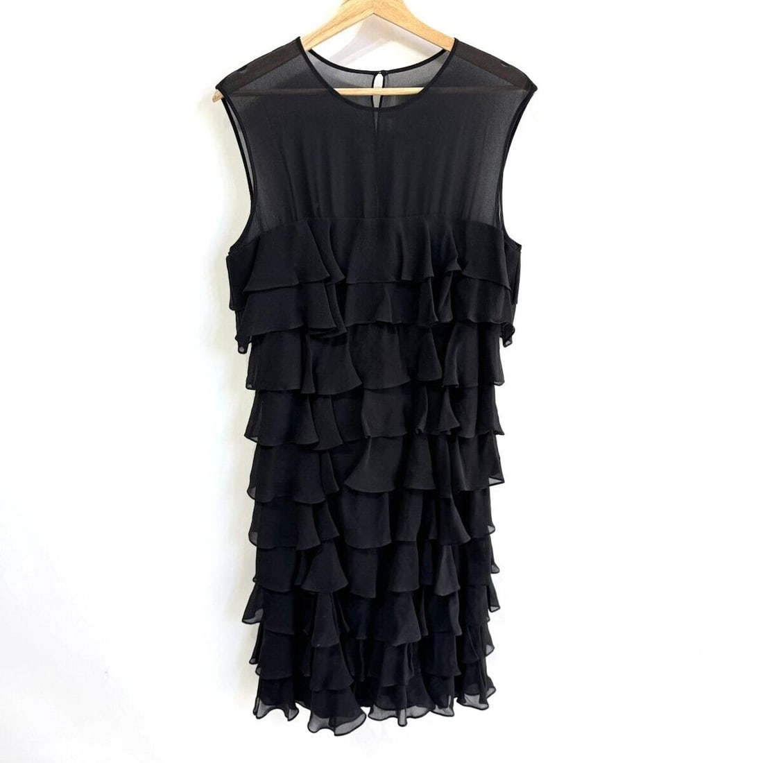 Auth DKNY - Black Dress: Auth DKNY - Black Dress Condition: Pre-owned Brand: DKNY Style: Dress Color: Black Material: Please see the photo of the quality tag ConditionRank: 7 Department: Type: Dress <b