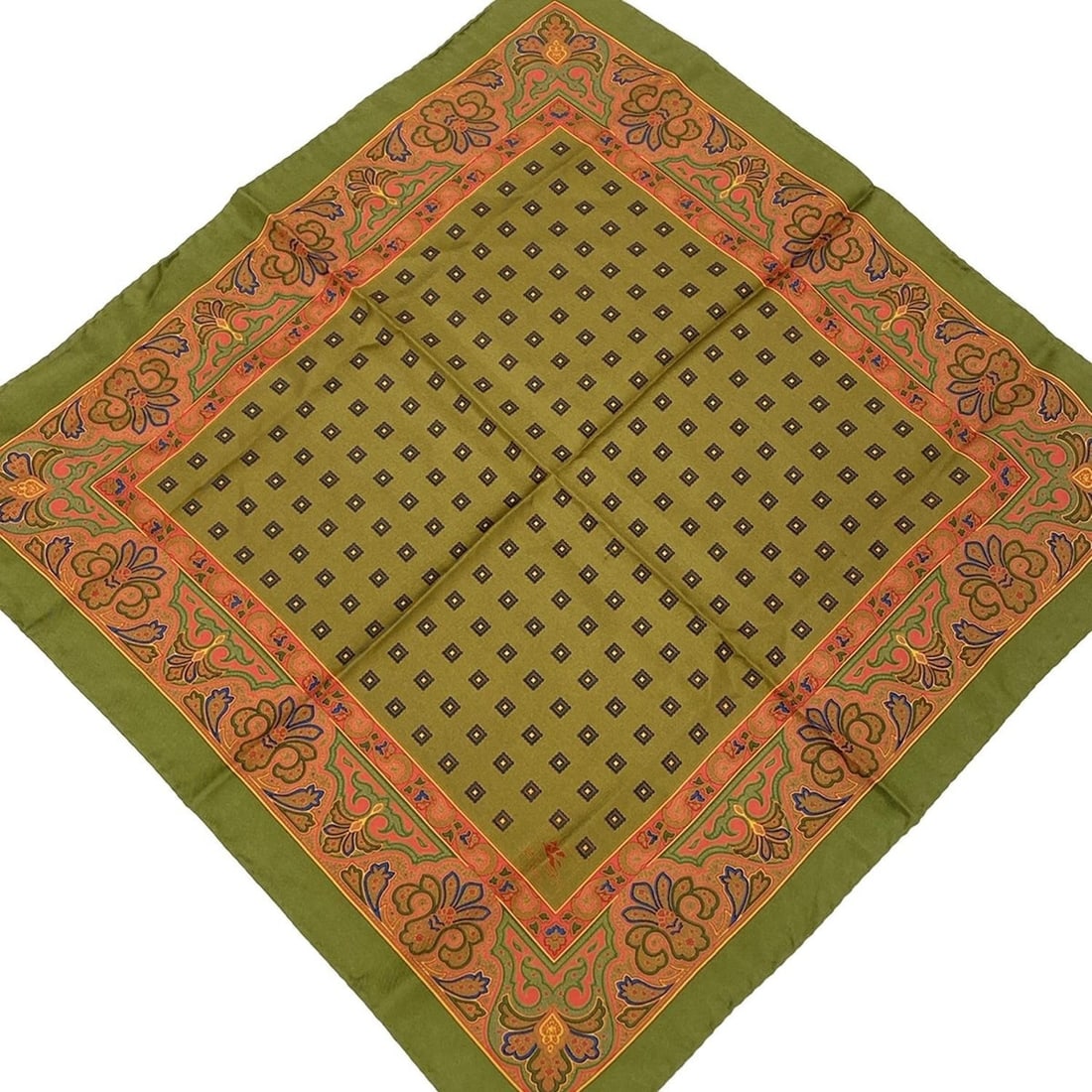 Auth ETRO - Dark Green Multi: Auth ETRO - Dark Green Multi Silk Scarf Condition: Pre-owned Brand: ETRO Style: Scarf Color: Dark Green, Multi Material: Silk ConditionRank: 6 Type: Scarf SKU no: RBJ32
