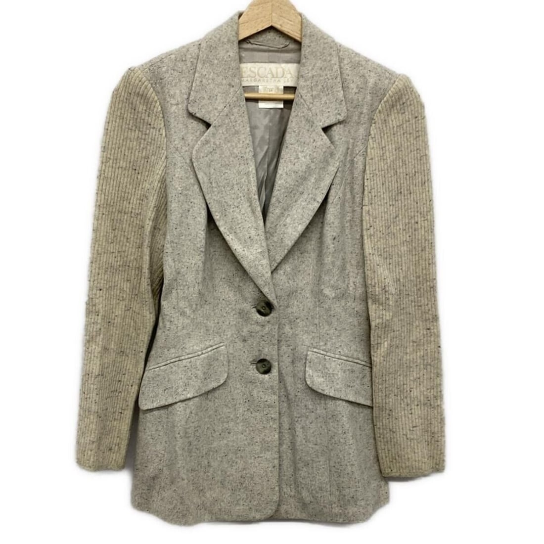 Auth ESCADA - Light gray Cream: Auth ESCADA - Light gray Cream Jacket Condition: Pre-owned Brand: ESCADA Style: Jacket Color: Light gray, Cream Outer Shell Material: Please see the photo of the quality tag ConditionRank: 7