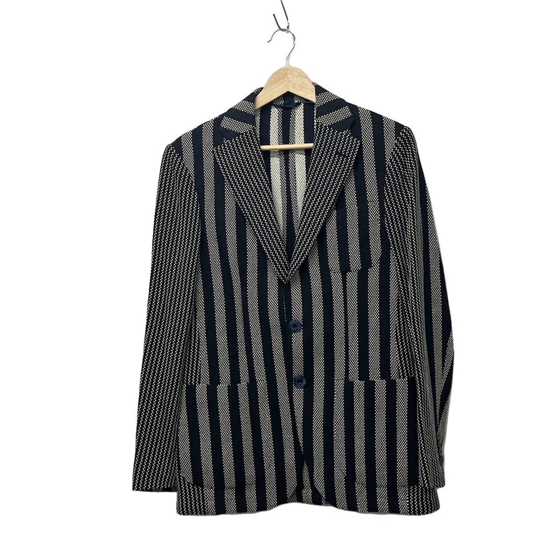 Auth ETRO - Black Navy White: Auth ETRO - Black Navy White Jacket Condition: Pre-owned - Good Brand: ETRO Style: Jacket Color: Black, Navy, White Outer Shell Material: Please see the photo of the quality tag ConditionRank: 7