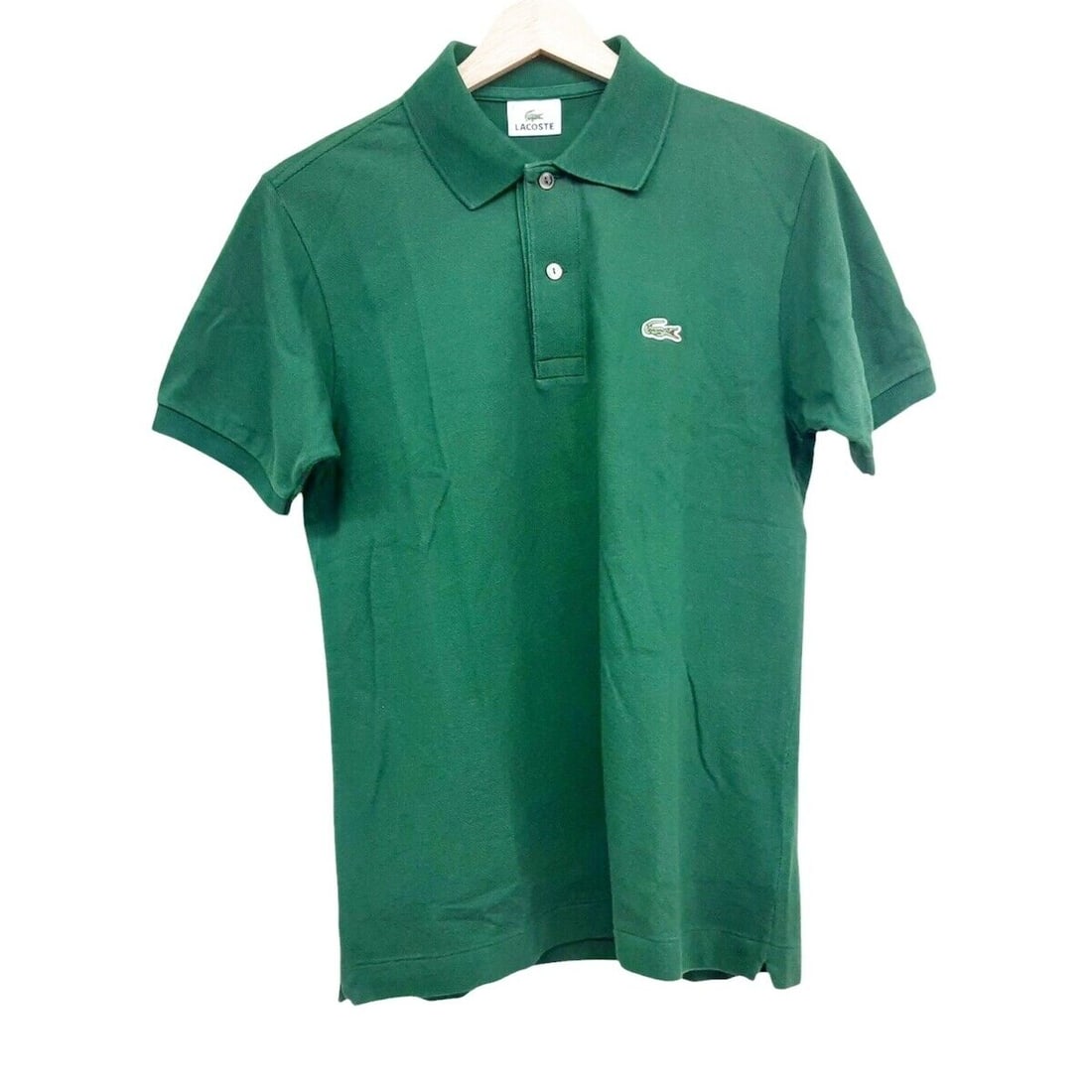 Auth Lacoste - Green Polo: Auth Lacoste - Green Polo Shirt Condition: Pre-owned Brand: Lacoste Style: Polo Shirt Color: Green Material: Please see the photo of the quality tag ConditionRank: 7 Department: <br