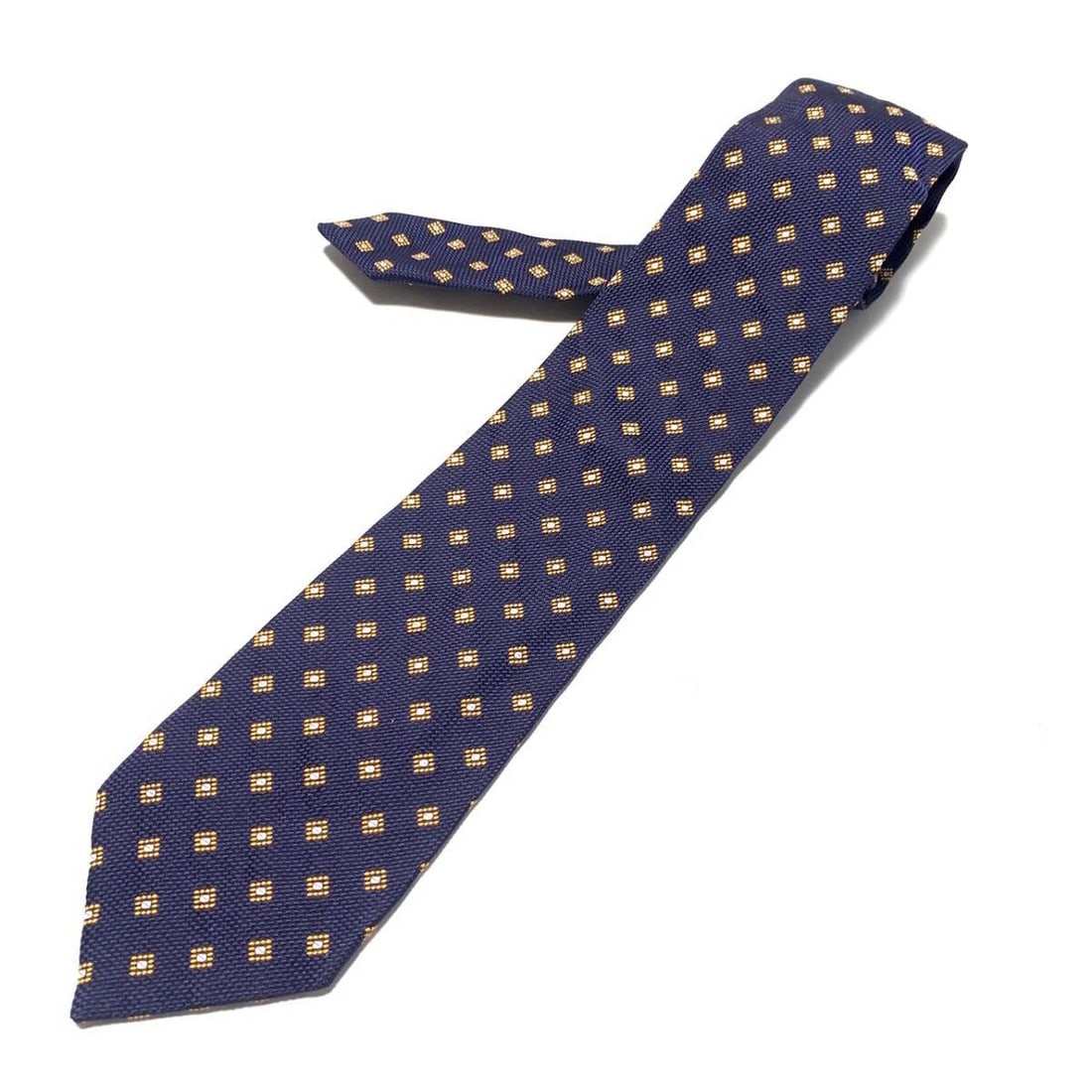Auth ETRO - Dark Navy Yellow: Auth ETRO - Dark Navy Yellow White Tie Condition: Pre-owned Brand: ETRO Style: Tie Color: Dark Navy, Yellow, White ConditionRank: 6 Department: Type: Tie SKU no: RBJ3