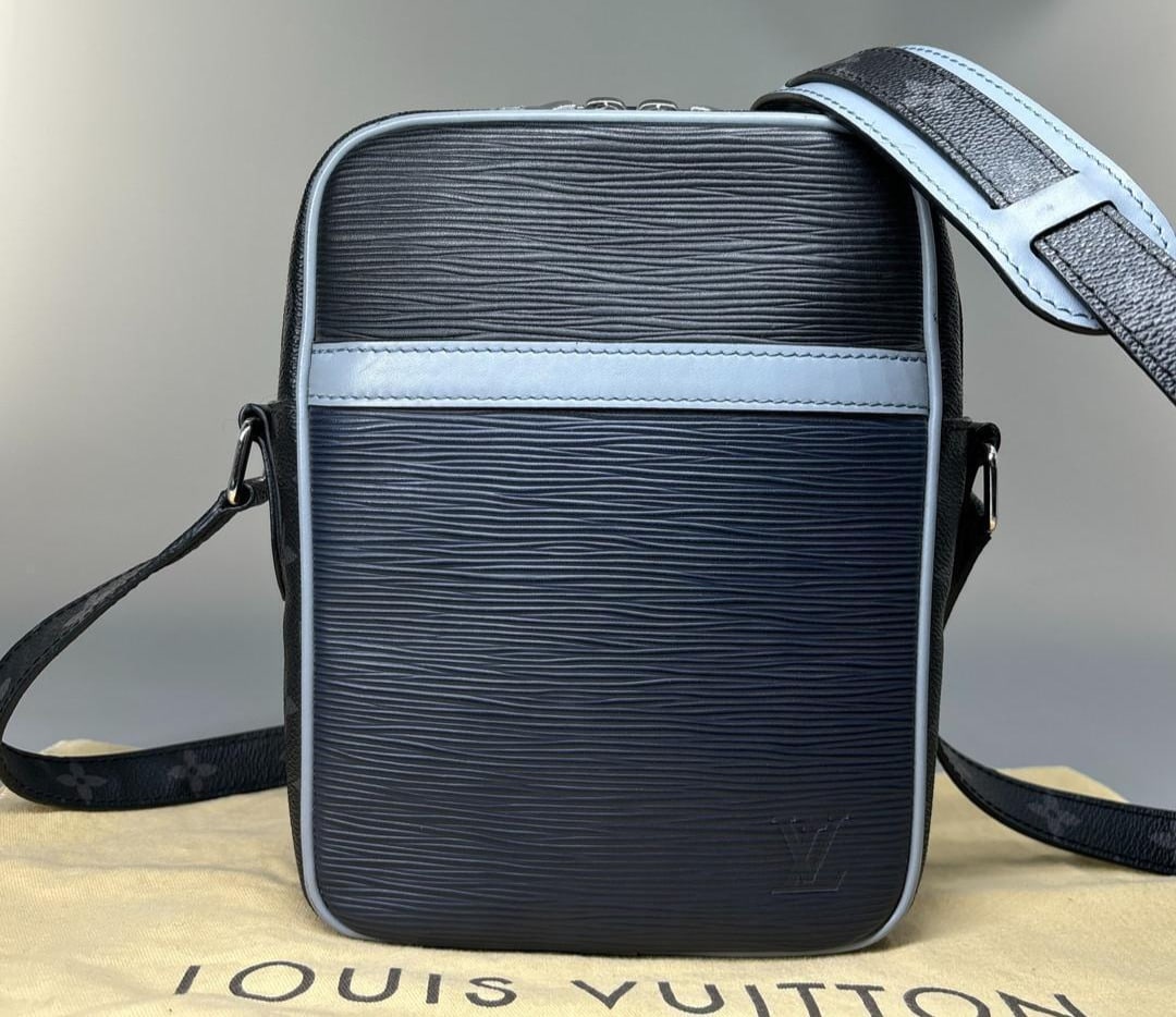 Louis Vuitton Danube PM M53421 Epi/Monogram: Louis Vuitton Danube PM M53421 Epi/Monogram Eclipse 250219H Condition: Pre-owned Pattern: Monogram MPN: M53421 Exterior Material: Leather Brand: Louis Vuitton Department: Ladies Model: M5