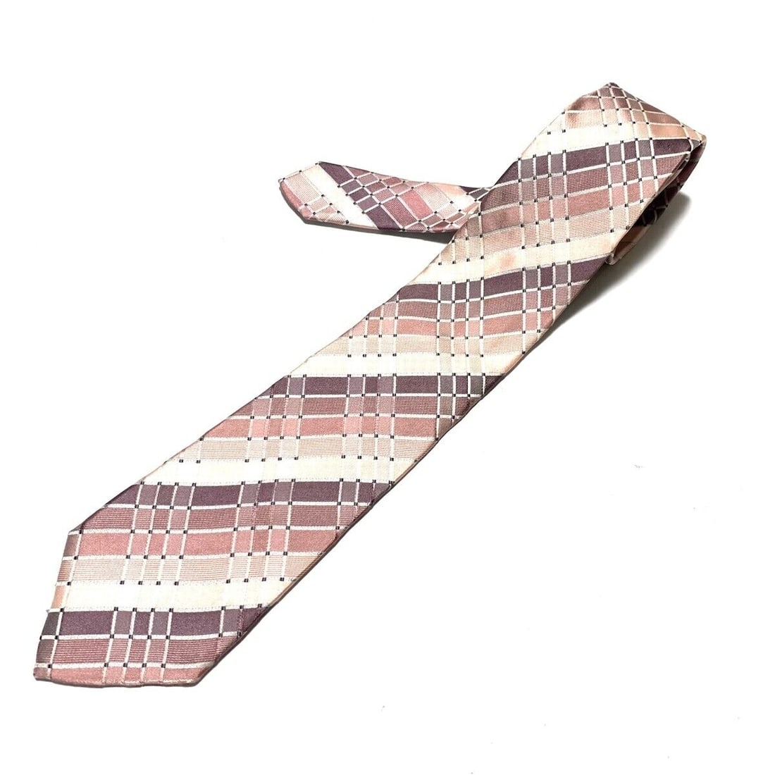 Auth DKNY - Pink Tie: Auth DKNY - Pink Tie Condition: Pre-owned Brand: DKNY Style: Tie Color: Pink ConditionRank: 6 Department: Type: Tie SKU no: RBJ235849769196 Guidelines for