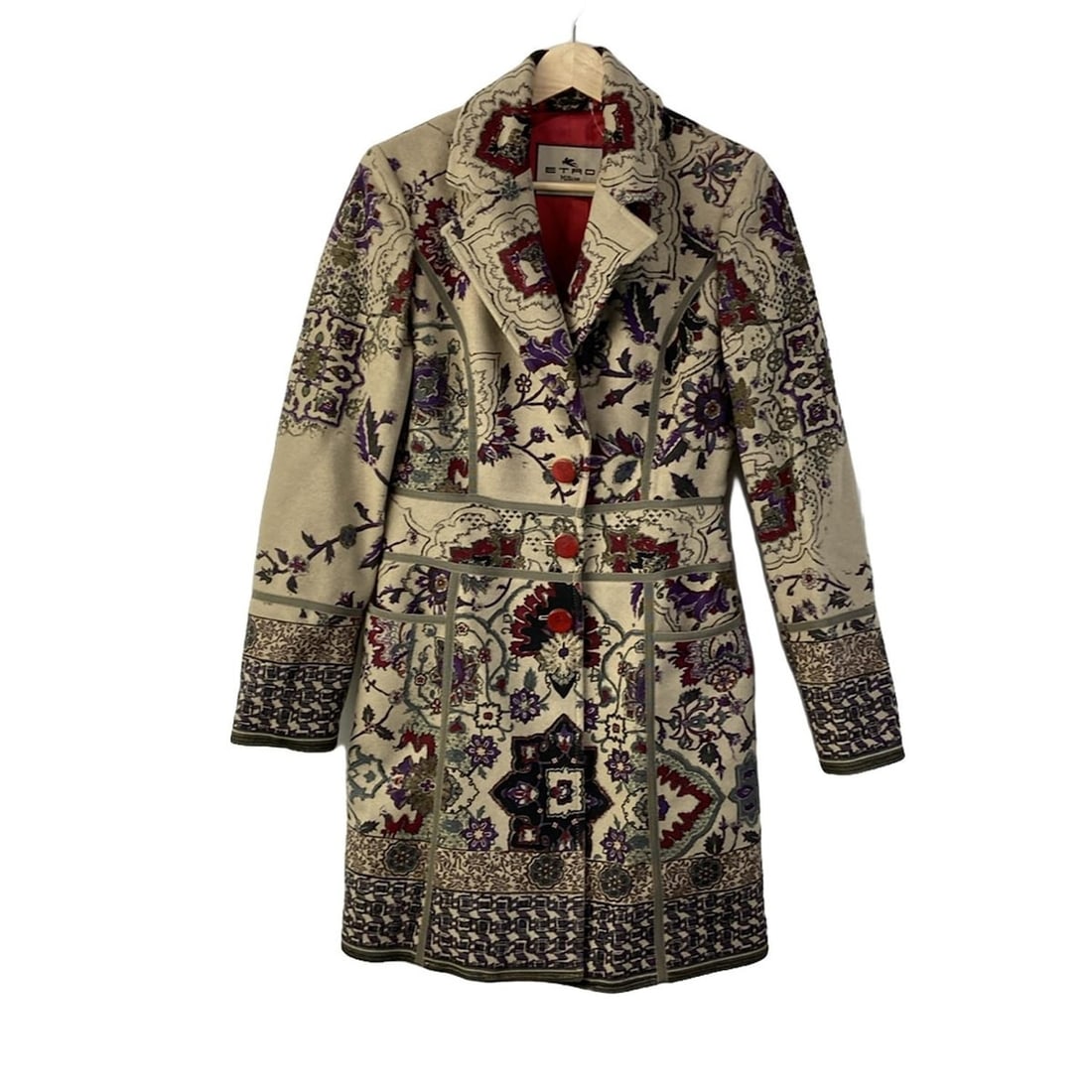 Auth ETRO - Beige Red Multi: Auth ETRO - Beige Red Multi Coat Condition: Pre-owned - Good Brand: ETRO Style: Coat Color: Beige, Red, Multi Outer Shell Material: Please see the photo of the quality tag ConditionRank: 6+ <
