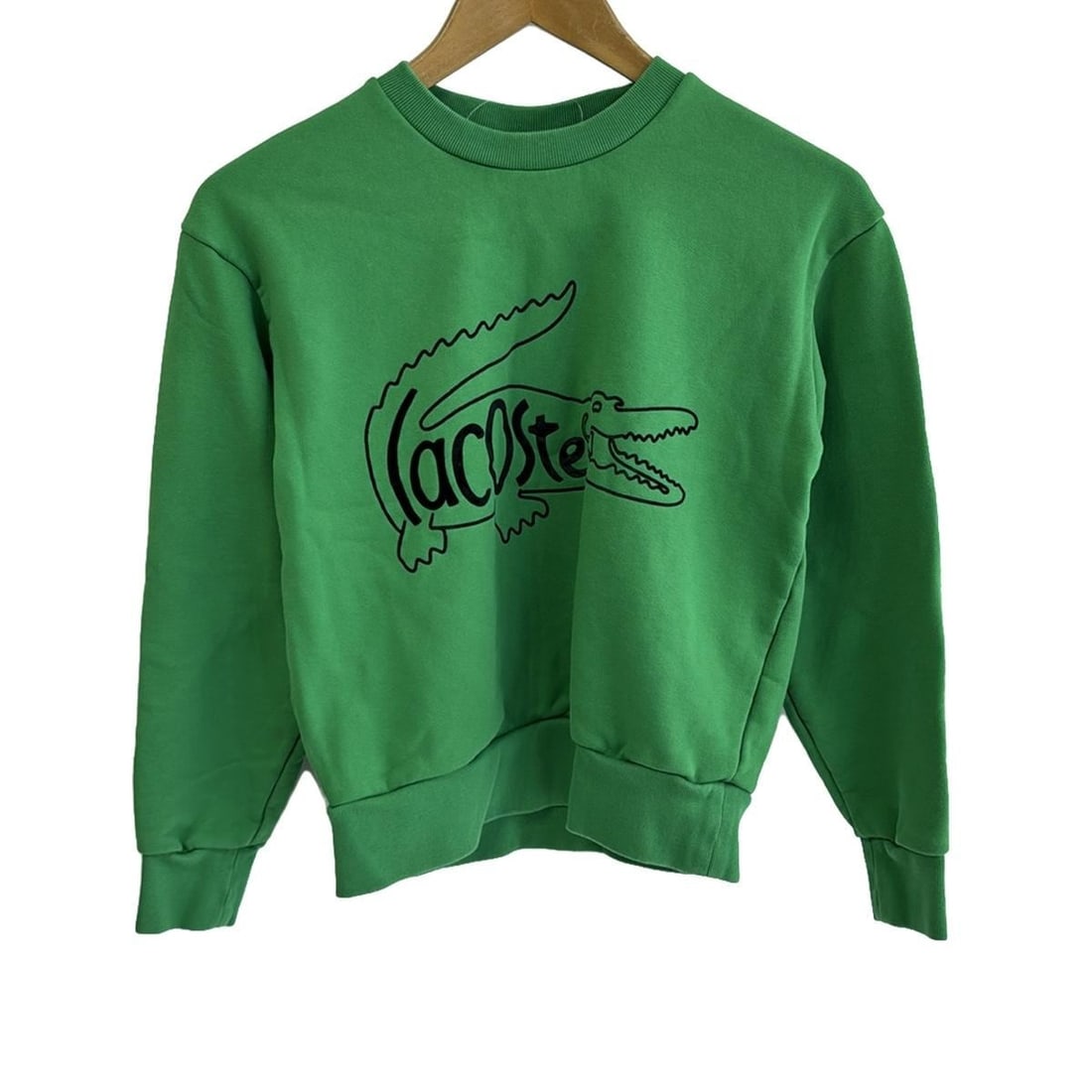 Auth Lacoste Green Sweatshirt: Auth Lacoste Green Sweatshirt Condition: Pre-owned - Good Brand: Lacoste Style: Sweatshirt Color: Green Material: Please see the photo of the quality tag ConditionRank: 6 Department: <b