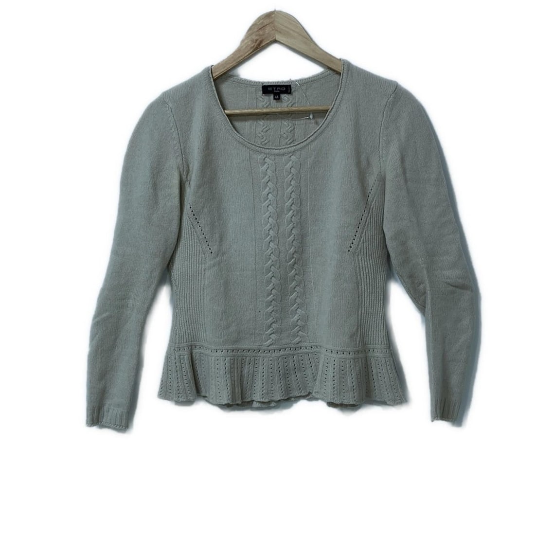 Auth ETRO - Beige Womens Sweater: Auth ETRO - Beige Womens Sweater Condition: Pre-owned - Good Brand: ETRO Style: Sweater Color: Beige Material: Please see the photo of the quality tag ConditionRank: 6 Department: Womens