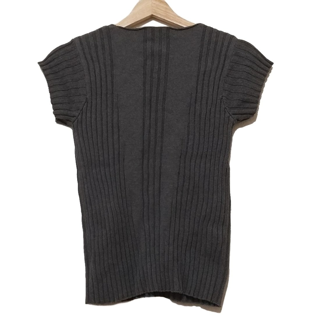 Auth MARNI - Gray Womens Sweater: Auth MARNI - Gray Womens Sweater Condition: Pre-owned - Good Brand: MARNI Style: Sweater Color: Gray Material: Please see the photo of the quality tag ConditionRank: 7 Department: Womens