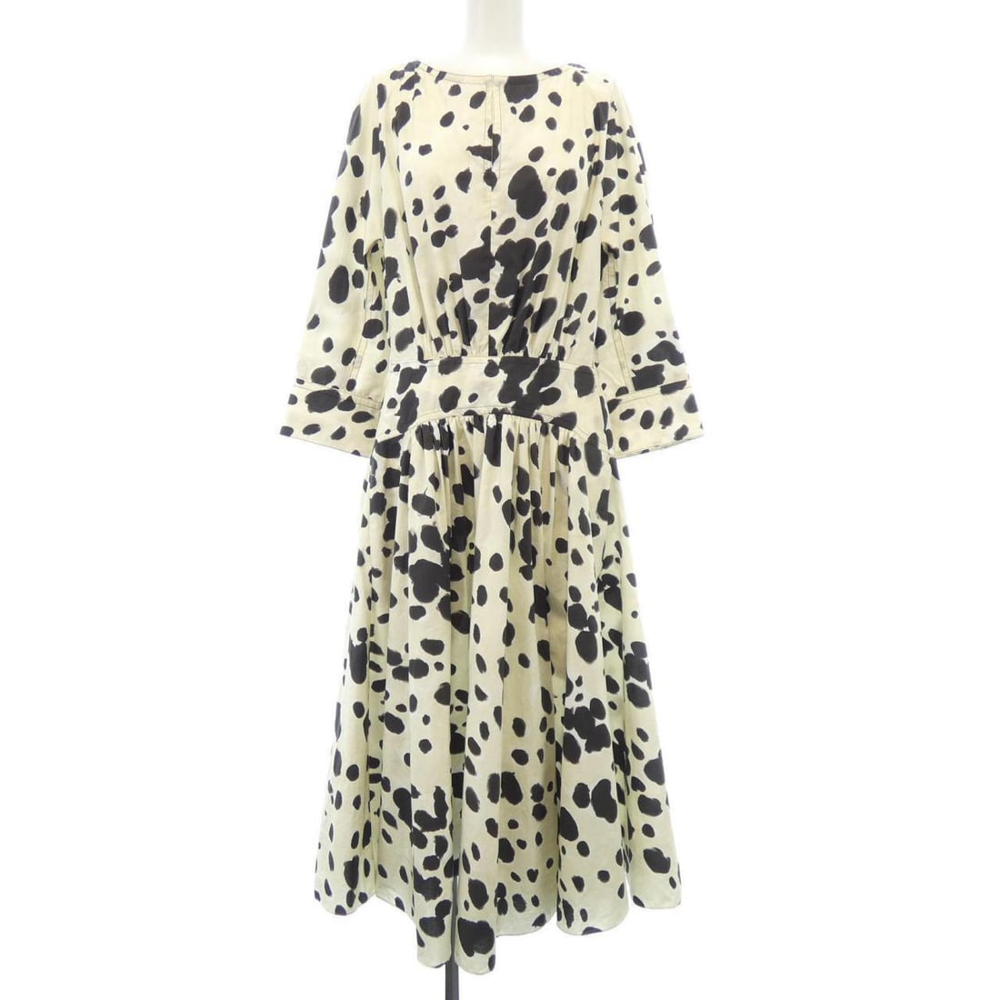 Authentic Marni MARNI Dress #270-003-940-0175: Authentic Marni MARNI Dress #270-003-940-0175 Condition: Pre-owned Brand: Marni Style: ONE-PIECE DRESS Color: Black Beige See-through Material: See Image Gender: Ladies' Size: 40