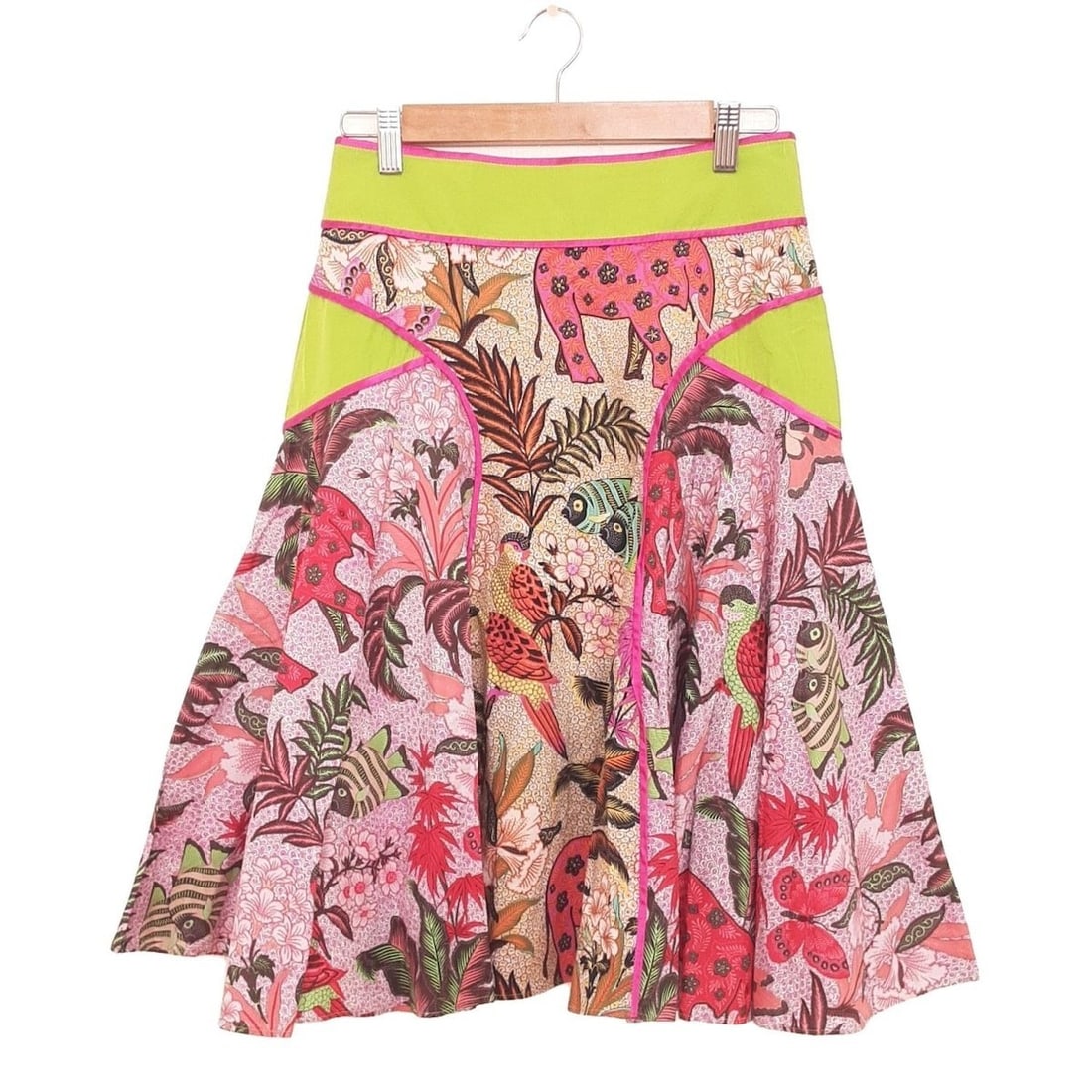 Auth ETRO - Cream Light Purple: Auth ETRO - Cream Light Purple Multi Womens Skirt Condition: Pre-owned - Good Brand: ETRO Style: Skirt Color: Cream, Light Purple, Multi Material: Please see the photo of the quality tag Condition