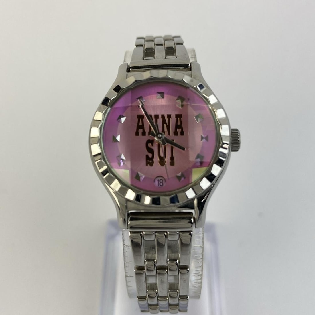 Auth ANNA SUI - 7N82-0CX0 650078: Auth ANNA SUI - 7N82-0CX0 650078 Silver Wrist Watch Condition: Pre-owned Brand: ANNA SUI Style: Wrist Watch Color: Please see the photos Model Number: 7N82-0CX0 Serial: 650078 Accessorie