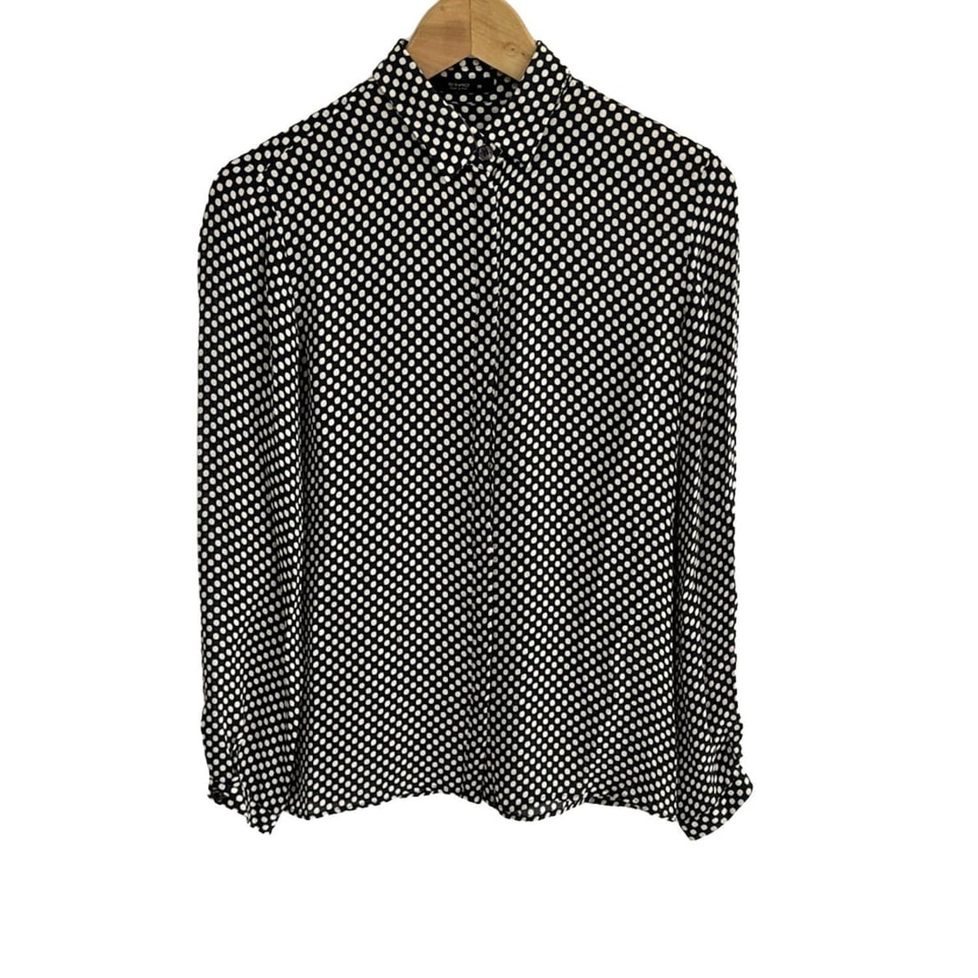 Auth ETRO - Black Cream Womens: Auth ETRO - Black Cream Womens Blouse Condition: Pre-owned - Good Brand: ETRO Style: Blouse Color: Black, Cream Material: Please see the photo of the quality tag ConditionRank: 7 Departme