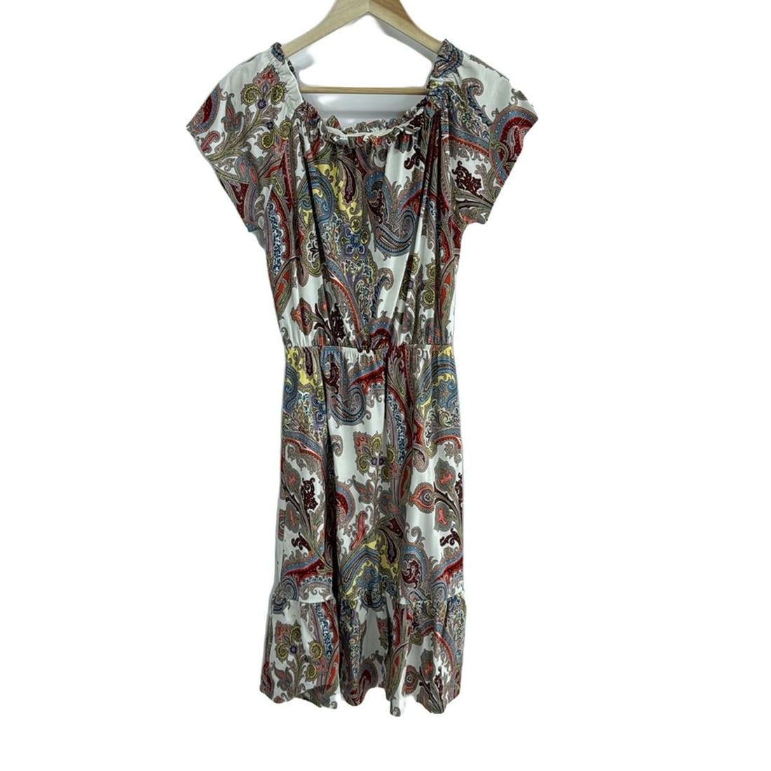 Auth ETRO - Cream Light Pink: Auth ETRO - Cream Light Pink Multi Womens Dress Condition: Pre-owned - Good Brand: ETRO Style: Dress Color: Cream, Light Pink, Multi Material: Please see the photo of the quality tag ConditionRank